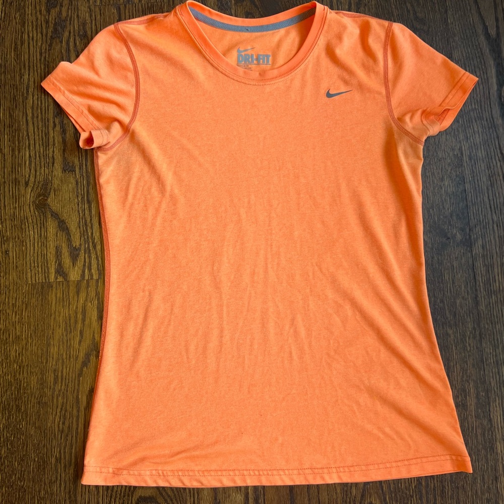 dri-fit nike • women’s • t-shirt